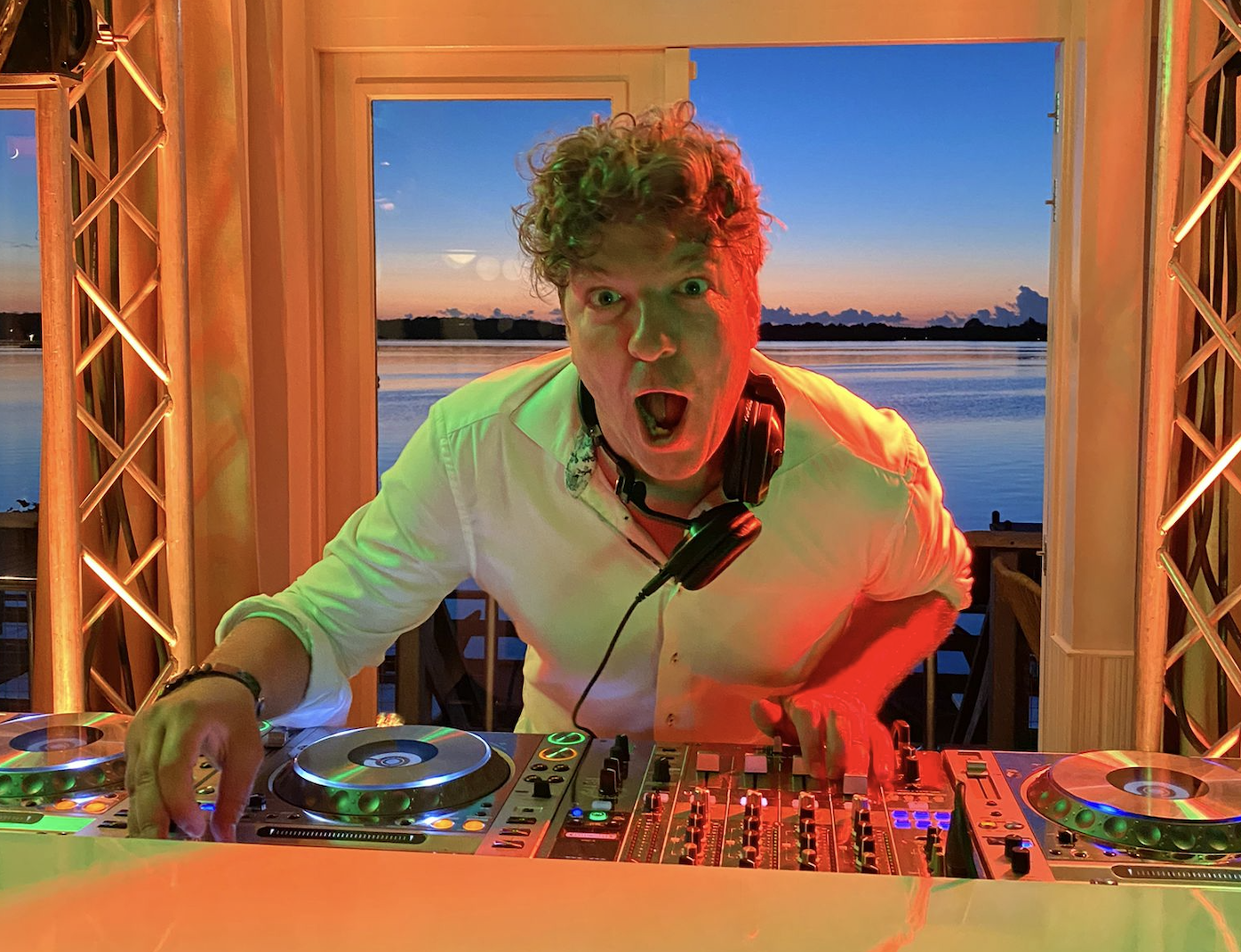 Je bekijkt nu Bruiloft DJ