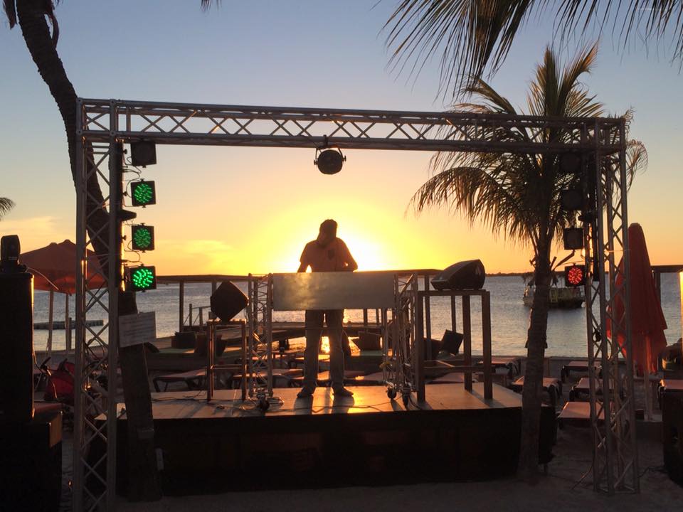 Je bekijkt nu Ibiza Beach Party